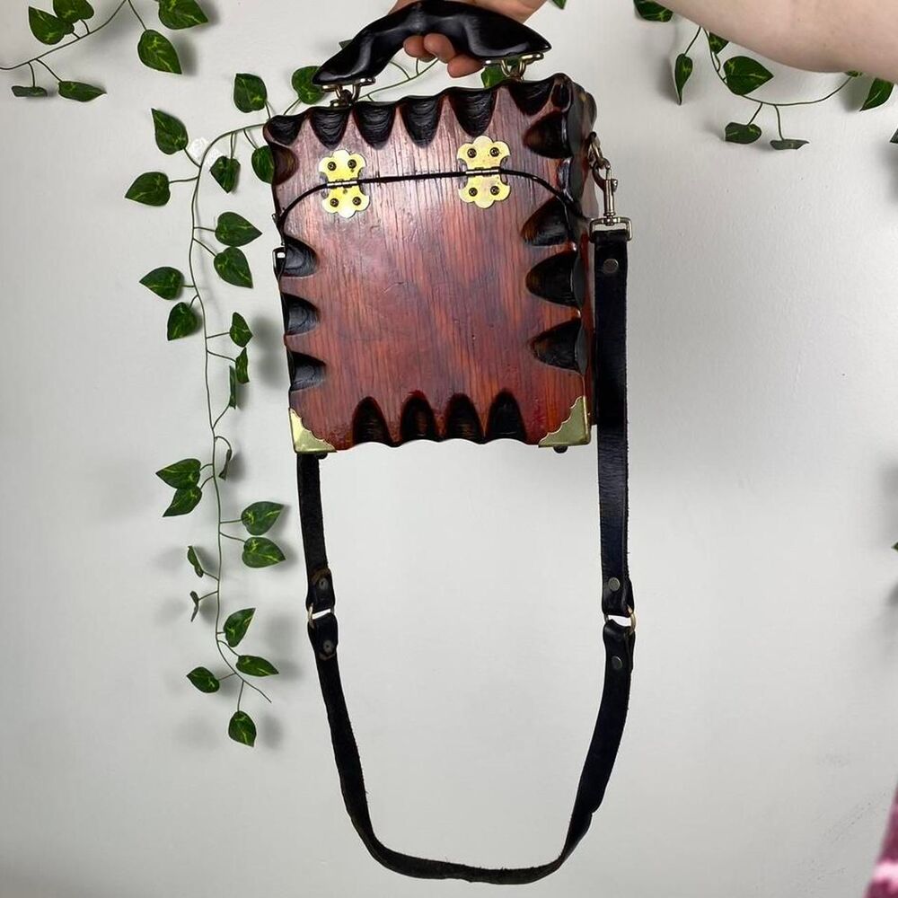 unique vintage Wooden box purse cherry red genuine leather strap 90s 80s carved - Picture 3 of 8